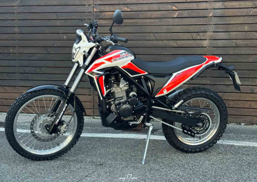 location moto metz honda 500 cbr