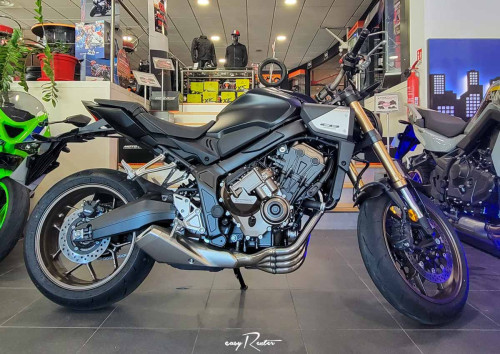 Le Mans Silence S01 scooter rental 18789