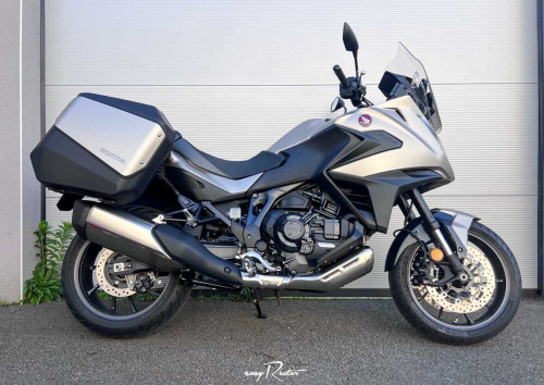 Le Mans Silence S01 scooter rental 18789