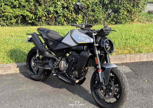 Angers KTM 890 Duke L motorcycle rental 15589