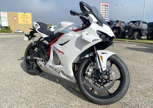 location moto metz honda 500 cbr