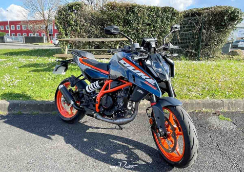 Pau Ducati Multistrada V4 S Radar motorcycle rental 18348