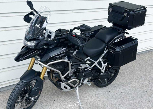 Strasbourg Triumph Street Twin A2  motorcycle rental 14815