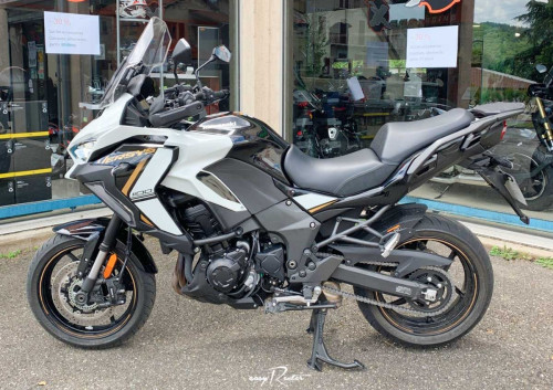 Location moto Laval Ducati 400 Scrambler 1