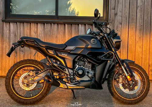 Draguignan Suzuki GSX-S 1000 motorcycle rental 17937