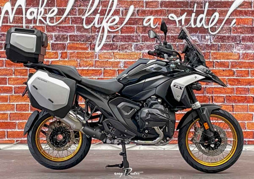 Vannes KTM 890 Adventure A2 motorcycle rental 15293