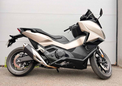 Le Mans Silence S01 scooter rental 18789