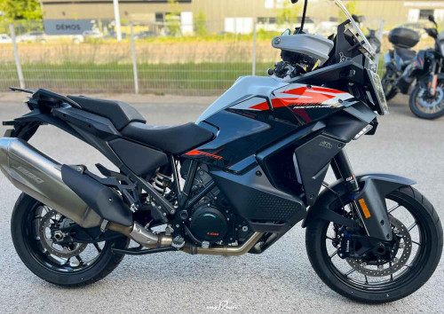 Vannes KTM 890 Adventure A2 motorcycle rental 15293