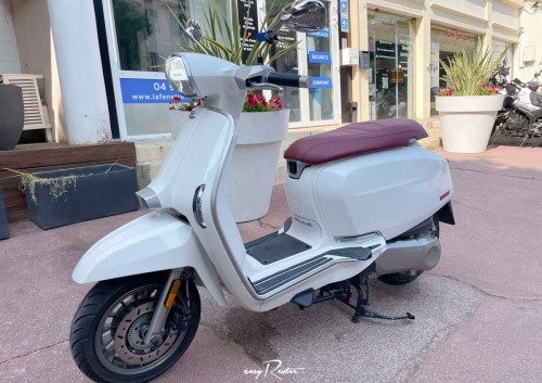 Saint-Lô Kawasaki Z650 A2 motorcycle rental 14194