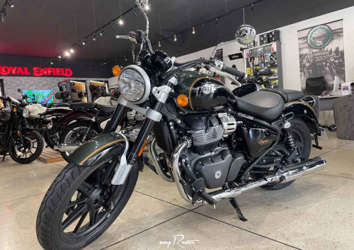 Saint-Lô Kawasaki Z650 A2 motorcycle rental 14194