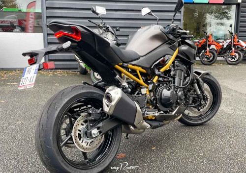 Angers Kawasaki Z900 RS motorcycle rental 15641