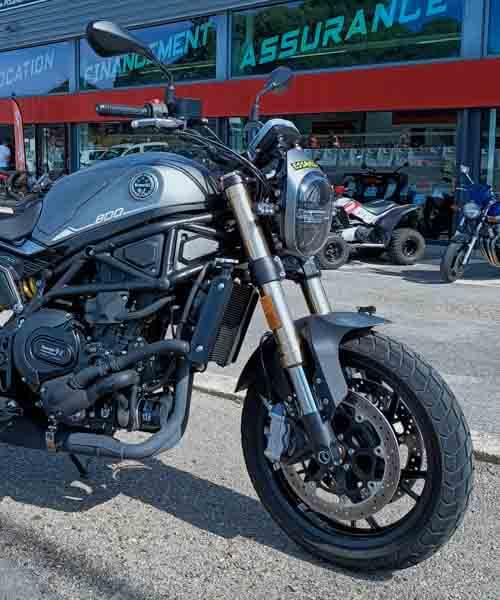 Motorcycle and scooter rental Nîmes